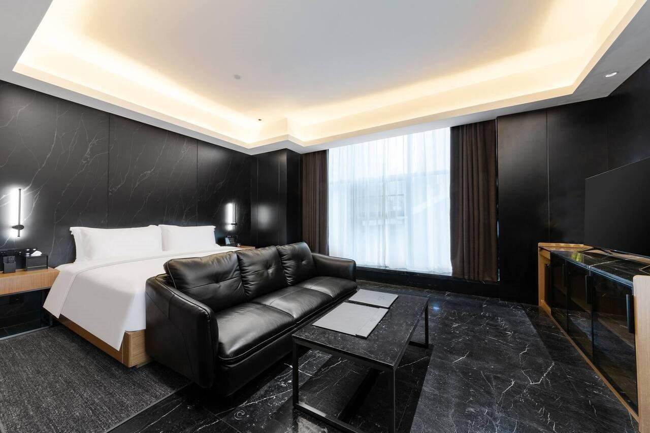 Ramada By Wyndham Wuhan Hankou Buitenkant foto